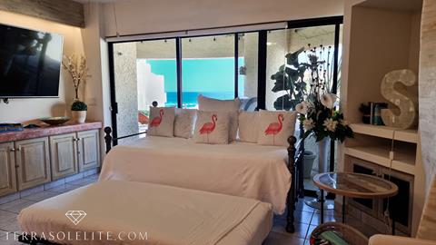 Beachfront condo rentals in cabo